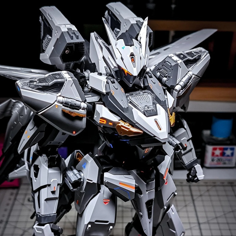Transformable Anime Model Kit  - Model Kit Fenrir 评论和价格