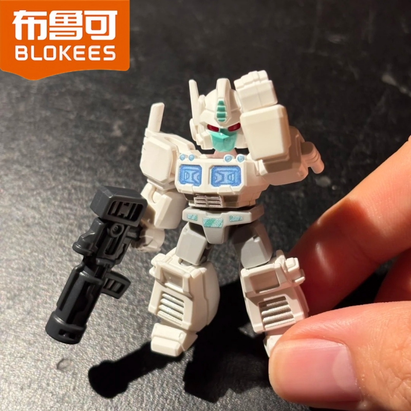 Blokees Transformers Defender  - Model Kit Optimus Prime 评论和价格