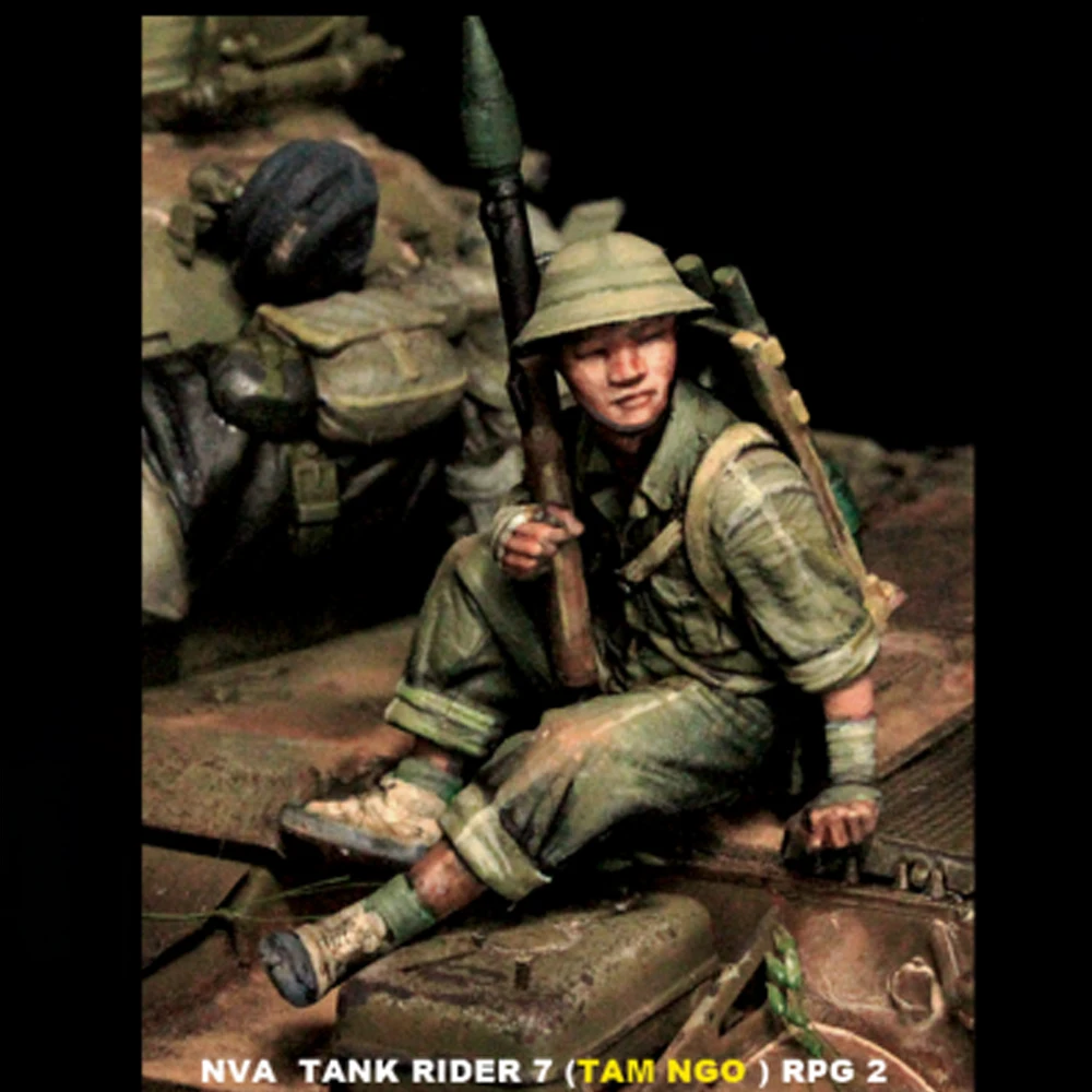 1/35 NVA Tank RIDER 7, RPD 2,  - Model Kit Action Figure 评论和价格