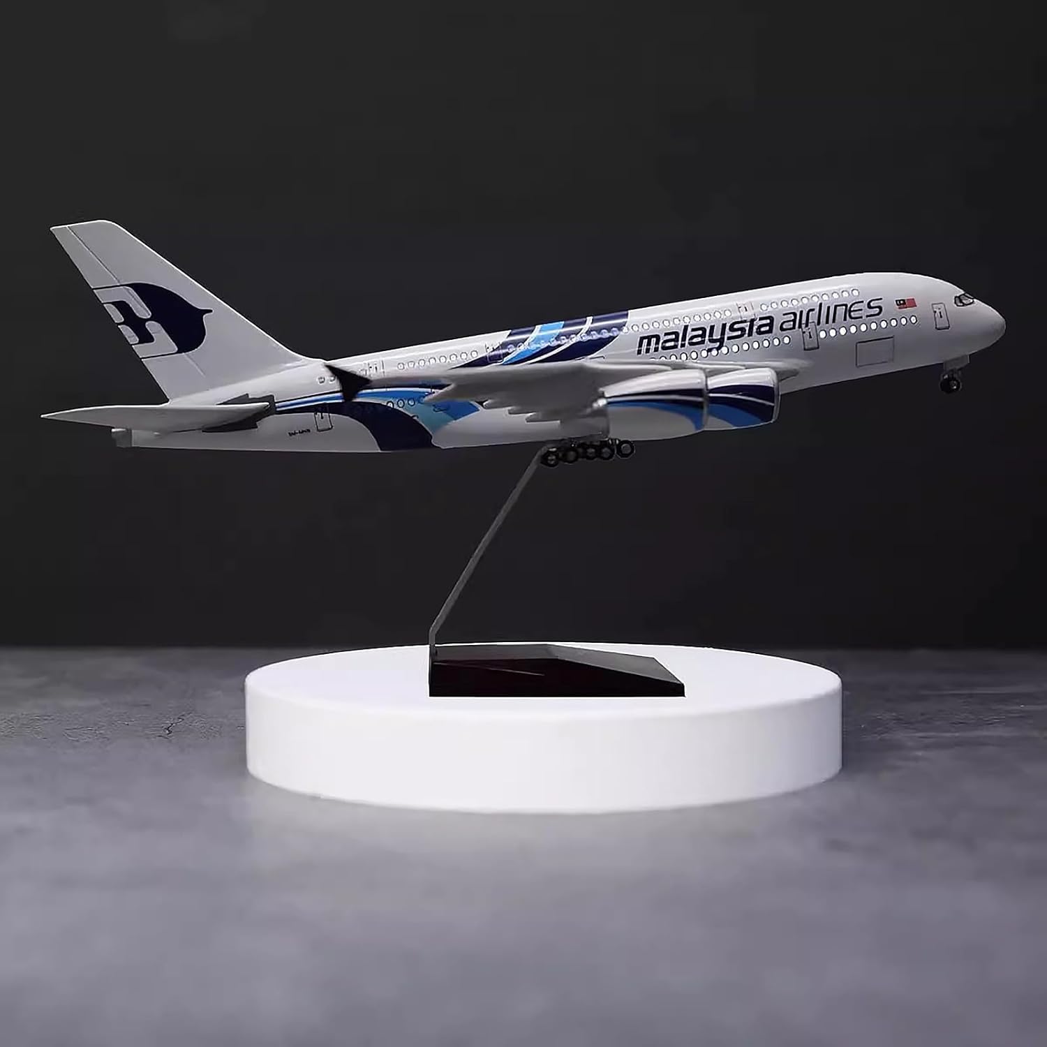 1:160 Scale Malaysia Airlines  - Model Kit Plane 评论和价格